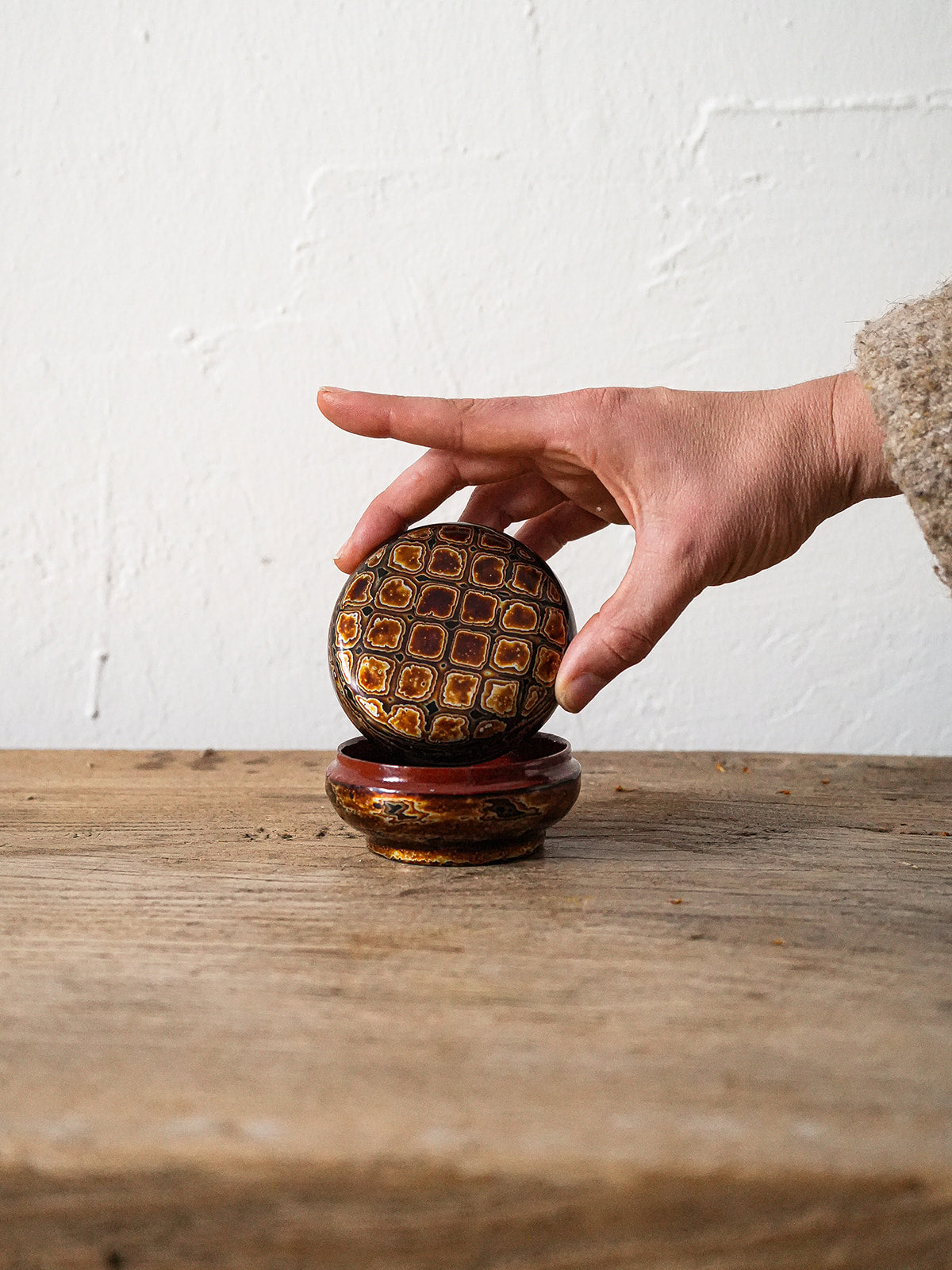 Round Laque Trinket Box