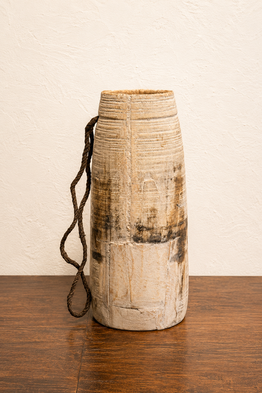 Wood pot with rope handle
