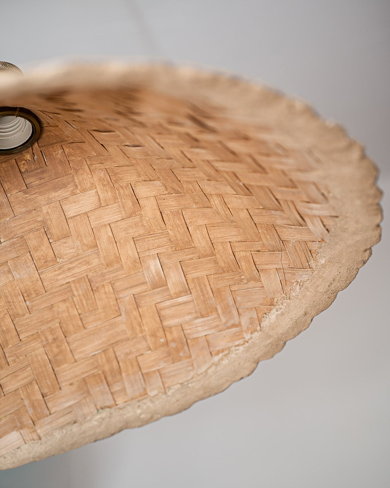 Small Scalloped Mud Light