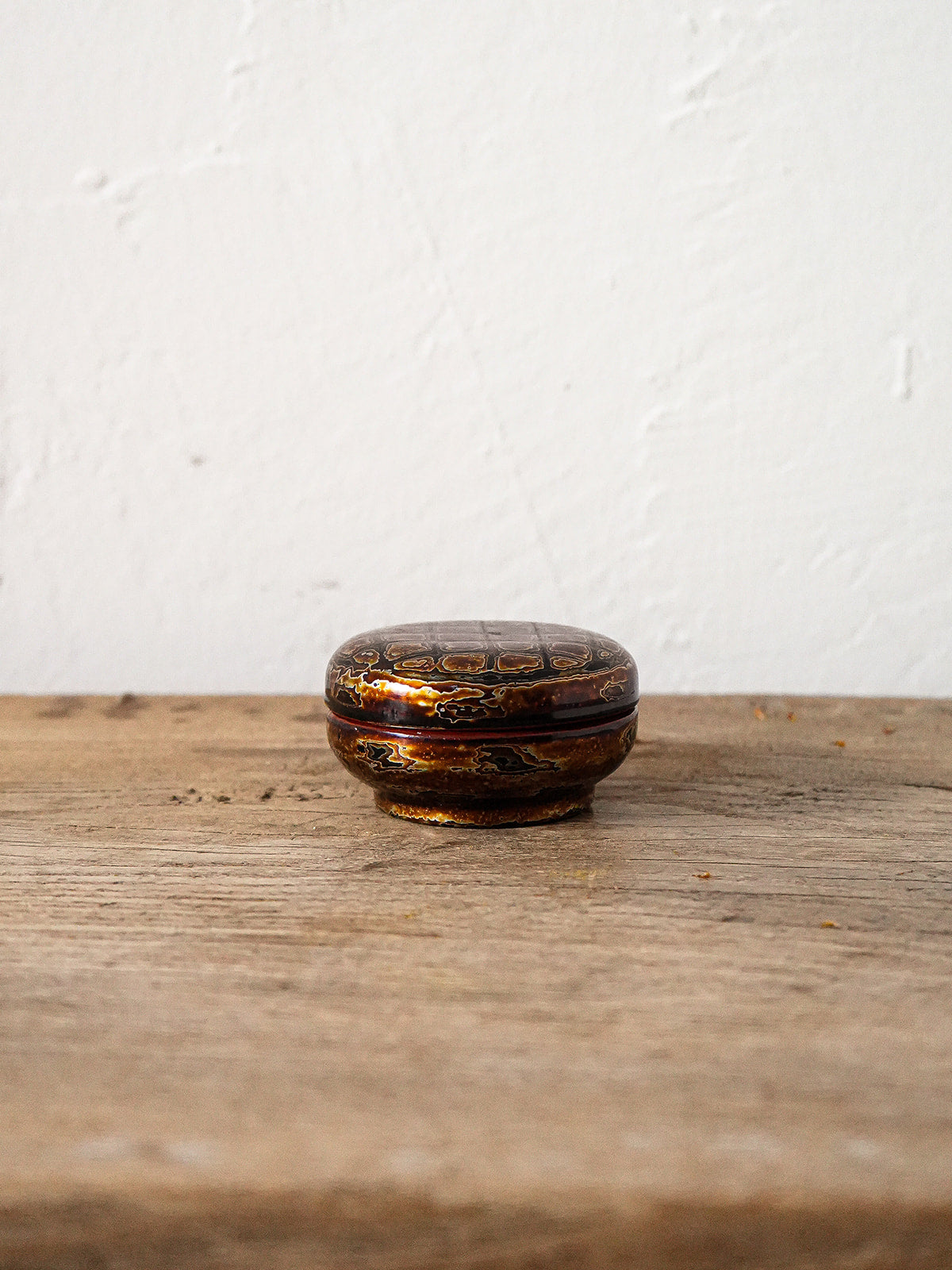 Round Laque Trinket Box