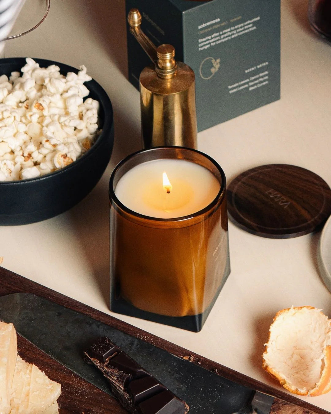 sobremesa (table stories) candle