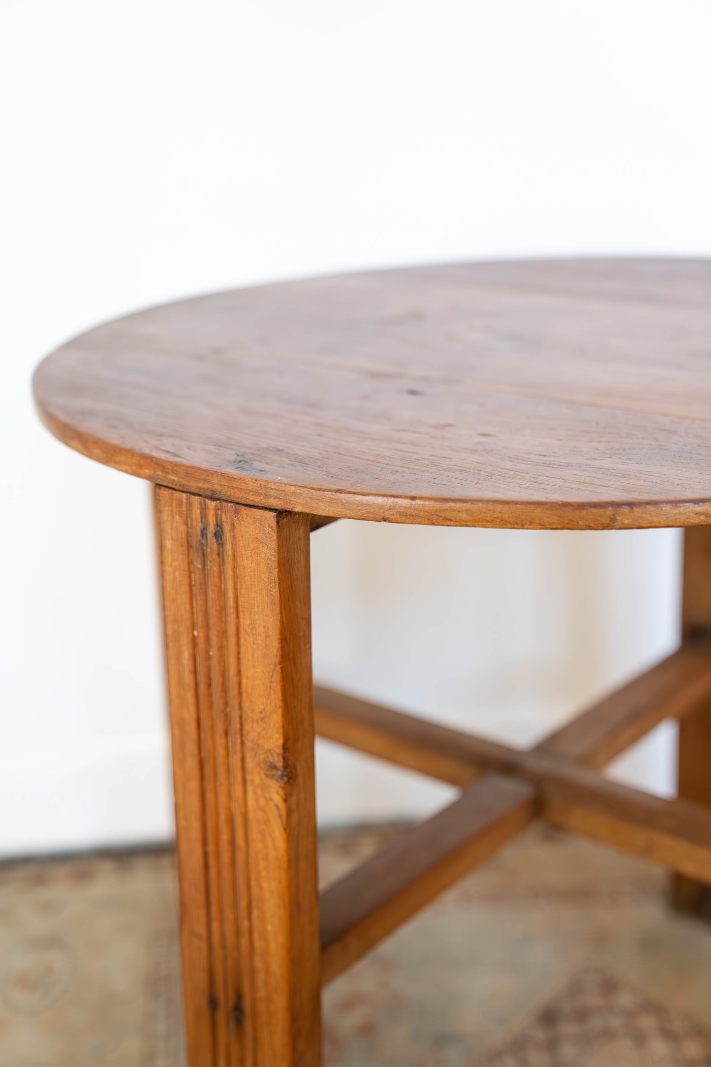 Round Side Table